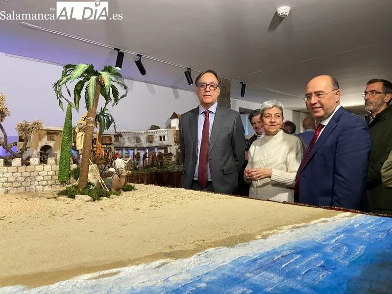 Belén navideño organizado por el Ayuntamiento, en la sala de exposiciones de la Torre de los Anaya. Foto de Vanesa Martins