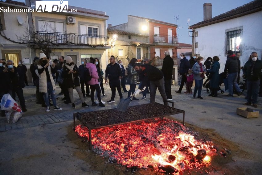 La castañada y la Feria Navideña vuelven el 10 de diciembre a Vilvestre  |  CORRAL