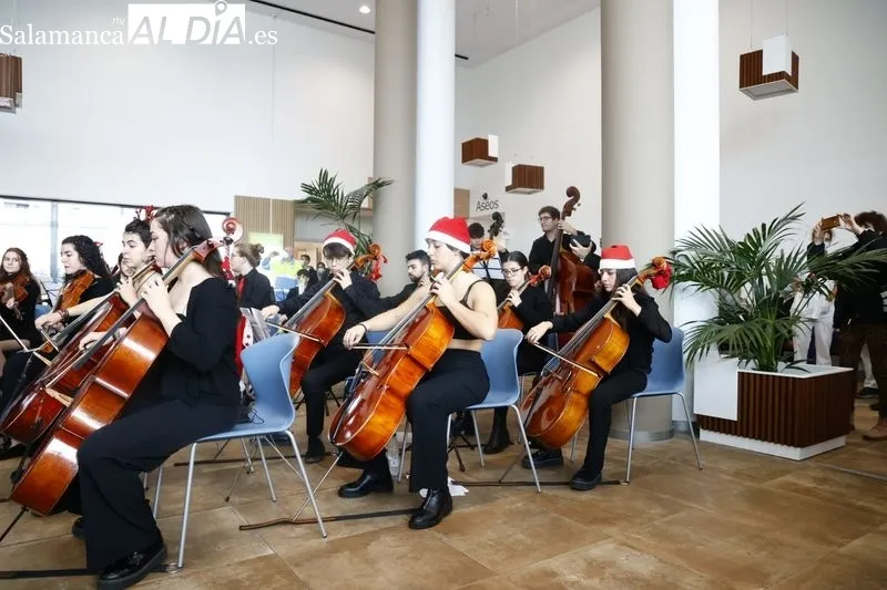 Concierto navideño en el Hospital de Salamanca. Foto de David Sañudo