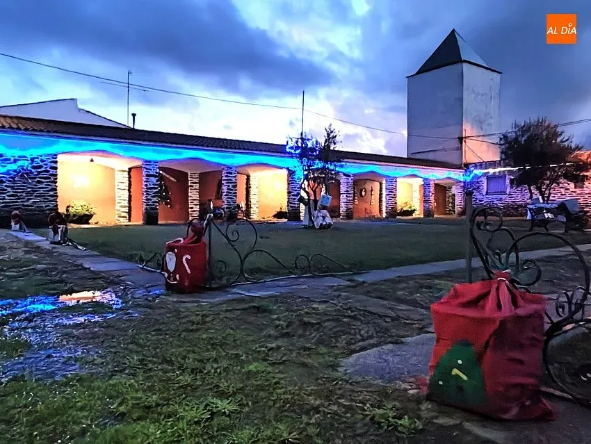 Foto 3 - El Arrabal de San Sebasti&aacute;n se viste por completo de Navidad gracias a su Asociaci&oacute;n de Vecinos