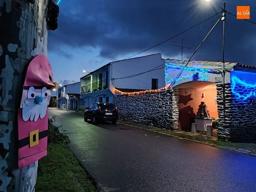 Foto 5 - El Arrabal de San Sebasti&aacute;n se viste por completo de Navidad gracias a su Asociaci&oacute;n de Vecinos