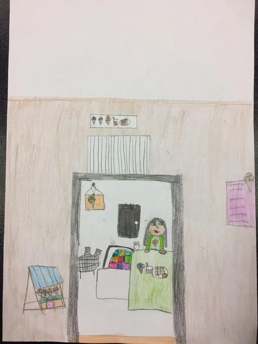 Foto 6 - Los 10 ni&ntilde;os ganadores del concurso de la Asociaci&oacute;n de Comercio reciben 50 Farinatis cada uno