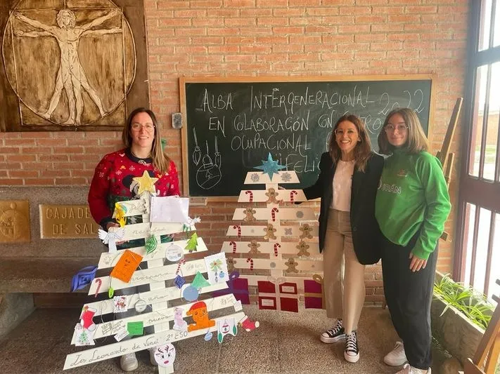 Foto 3 - &lsquo;Alba Intergeneracional&rsquo; une a j&oacute;venes y mayores por Navidad