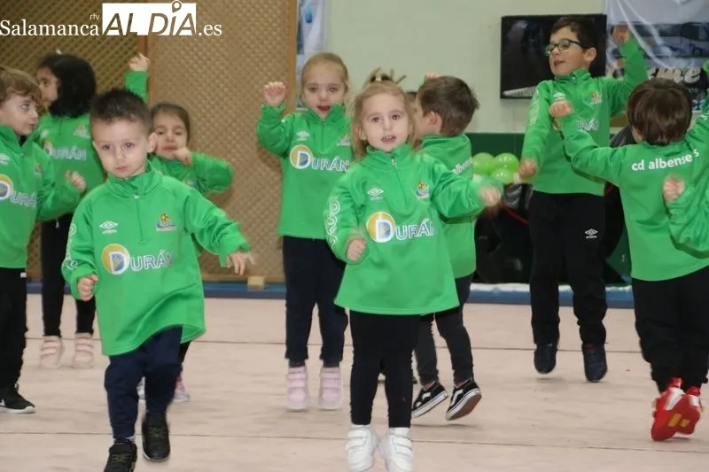 Foto 11 - El Piensos Dur&aacute;n Albense presenta a los noventa ni&ntilde;os y ni&ntilde;as de sus Escuelas Deportivas