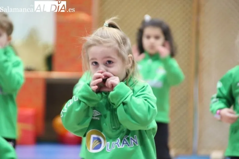 Foto 10 - El Piensos Dur&aacute;n Albense presenta a los noventa ni&ntilde;os y ni&ntilde;as de sus Escuelas Deportivas