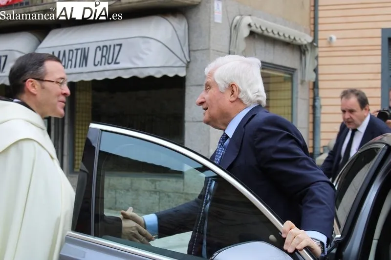 Foto 2 - El Duque de Alba visita la villa ducal
