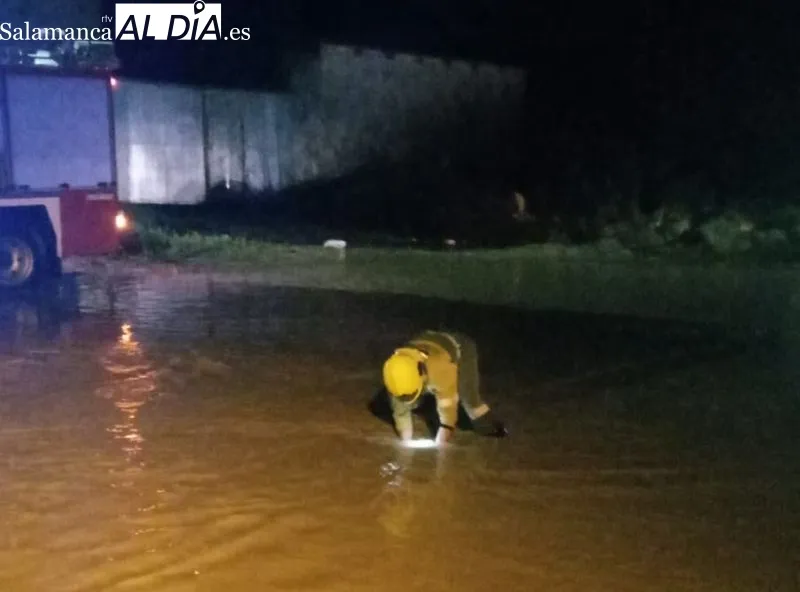 Foto 4 - Inundaci&oacute;n y caos en el camino de los Almendrucales