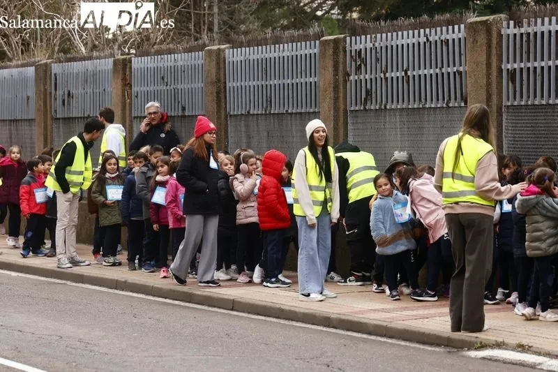 El Colegio Marista Champagnat ha celebrado esta mañana su tradicional Marcha de Navidad Solidaria. Foto de David Sañudo