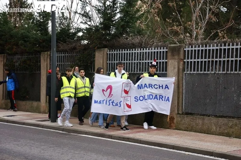 El Colegio Marista Champagnat ha celebrado esta mañana su tradicional Marcha de Navidad Solidaria. Foto de David Sañudo
