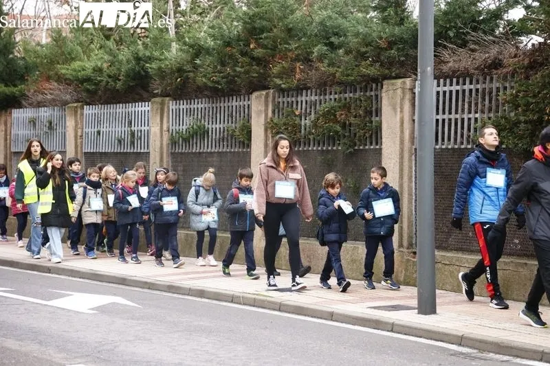 El Colegio Marista Champagnat ha celebrado esta mañana su tradicional Marcha de Navidad Solidaria. Foto de David Sañudo
