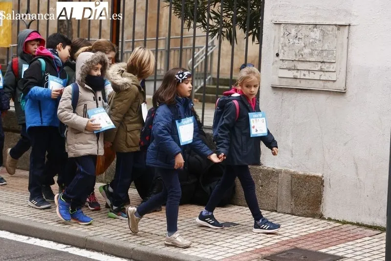 El Colegio Marista Champagnat ha celebrado esta mañana su tradicional Marcha de Navidad Solidaria. Foto de David Sañudo
