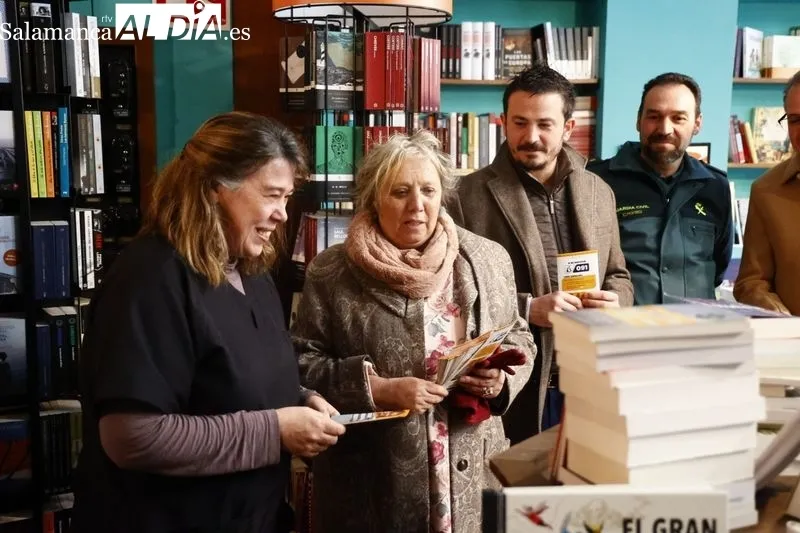Presentación del Plan Comercio Seguro en Salamanca, realizada por la subdelegada del Gobierno en Salamanca, Encarnación Pérez, en Los Bandos. Foto de David Sañudo