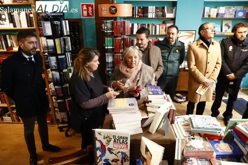 Presentación del Plan Comercio Seguro en Salamanca, realizada por la subdelegada del Gobierno en Salamanca, Encarnación Pérez, en Los Bandos. Foto de David Sañudo