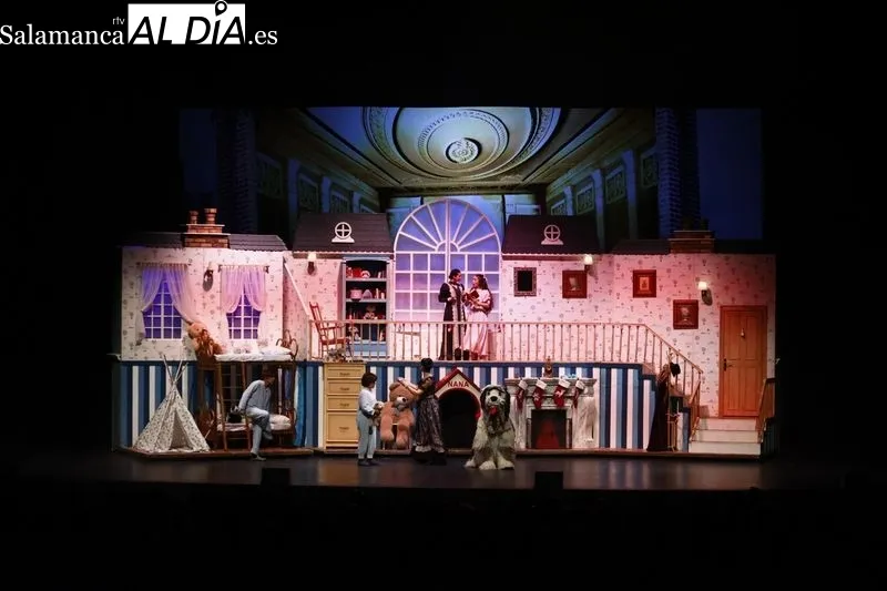 'Perter, el musical' reúne a niños y mayores en Salamanca | FOTOS: David Sañudo