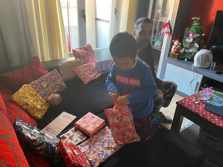 Foto 9 - La ilusi&oacute;n de los salmantinos por los regalos de los Reyes Magos
