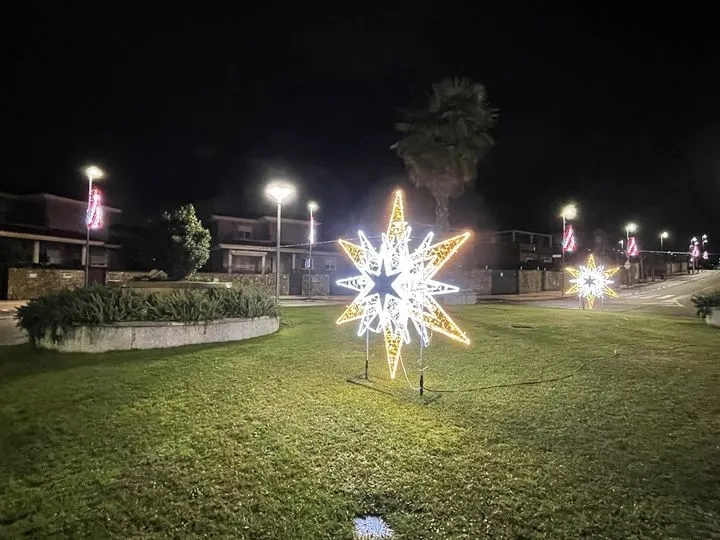 Arcos, una gran bola o motivos luminosos 3D para 