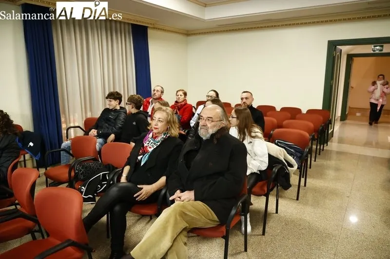 El Liceo acoge la presentación del cuento benéfico '¡Qué bonita eres, Estela!' | FOTOS: David Sañudo