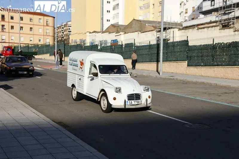 El Guardia Urbano recorre Salamanca como preludio de las fiestas navideñas | Fotos: David Sañudo