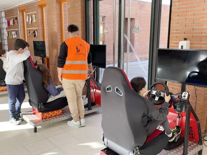 Taller de cocina, hinchables, consolas.... niños y mayores de Carbajosa disfrutan de la programación navideña