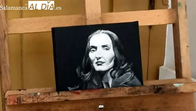 La joven artista Sofía Danailov Esteban presentó su exposición junto con Rosa del Pozo, concejala de cultura