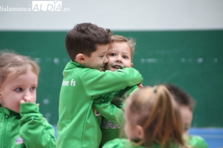 El Piensos Durán Albense presenta a los noventa niños y niñas de sus Escuelas Deportivas