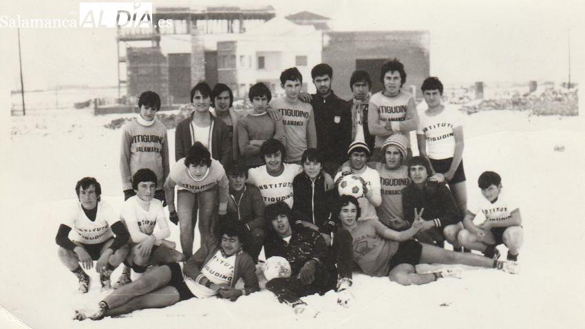 Imágenes de algunos de los estudiantes alojados en la Residencia San Nicolás de Vitigudino en 1978 / ANDRÉS MARTÍN