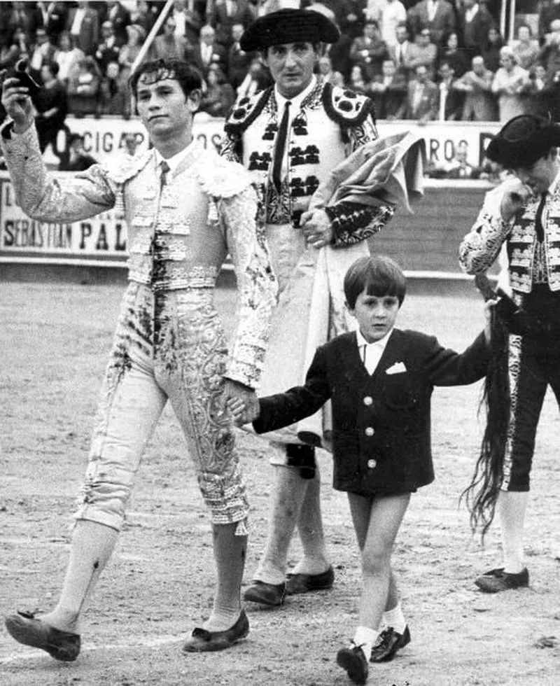 Foto 2 - Ni&ntilde;os toreros