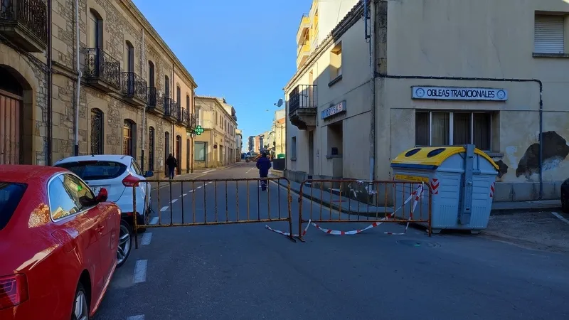 El Ayuntamiento de Vitigudino inicia la demolición de un edificio declarado en ruina / CORRAL