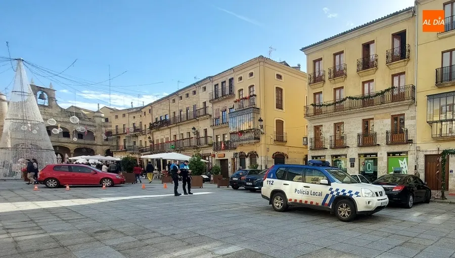 Foto 2 - Ronda de multas en plena Plaza Mayor para arrancar el a&ntilde;o