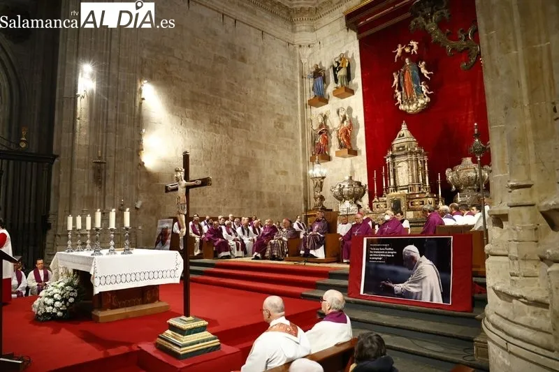 Misa funeral por Benedicto XVI en la Catedral. Fotos David Sañudo