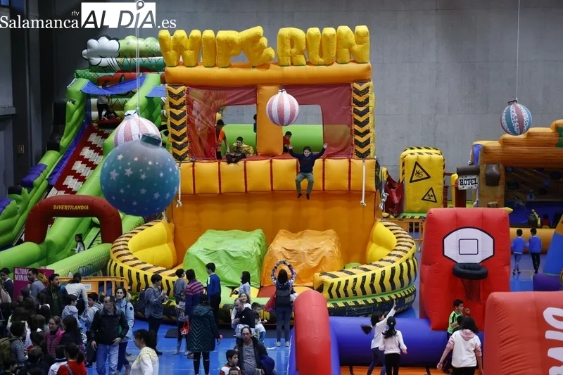 Colas para disfrutar de los últimos días de Navidiver. Fotos David Sañudo