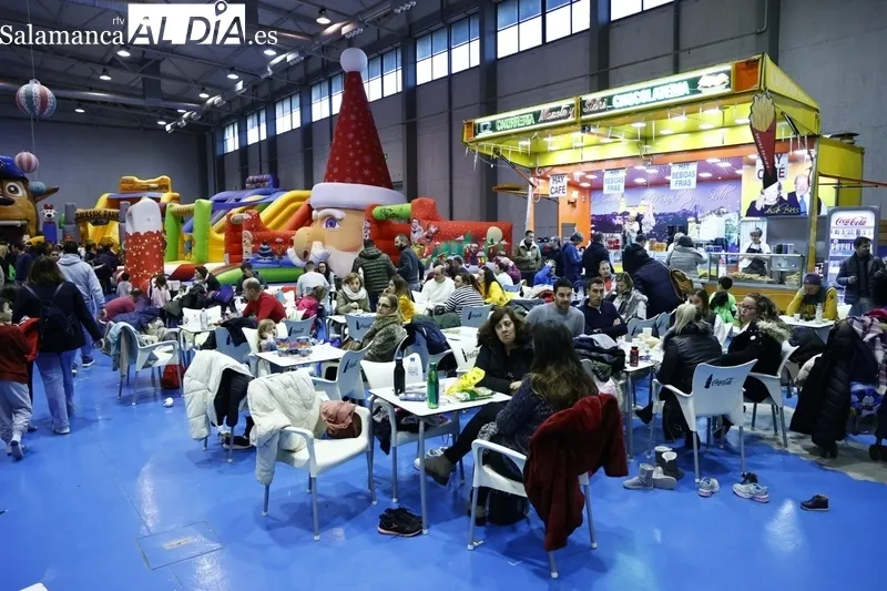 Colas para disfrutar de los últimos días de Navidiver. Fotos David Sañudo