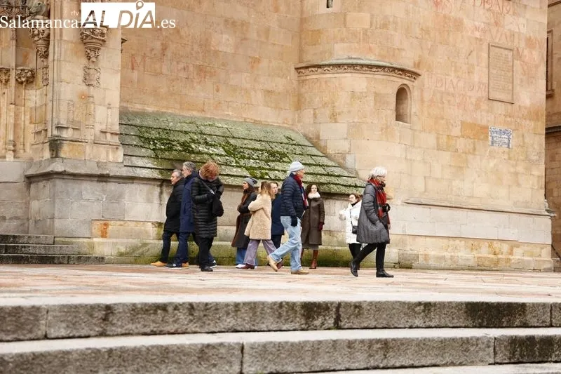 Poca gente por las calles del centro de Salamanca en la mañana de este domingo. Fotos: David Sañudo