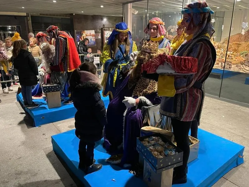 Foto 6 - Guijuelo da la bienvenida a los Reyes Magos 