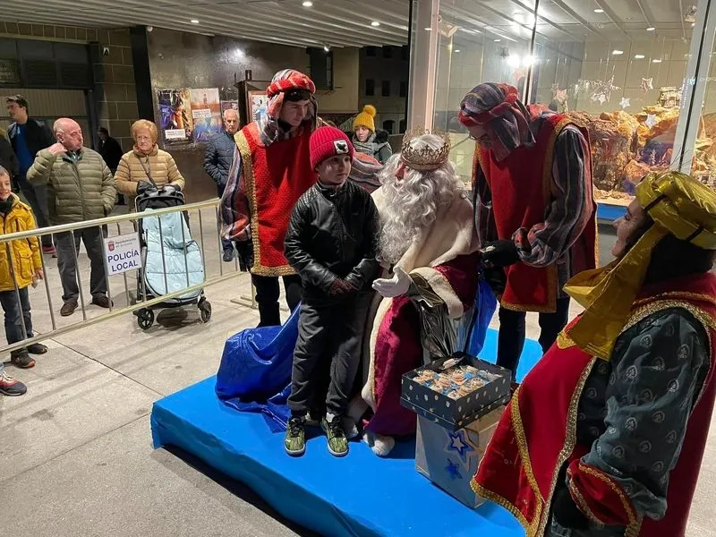 Foto 5 - Guijuelo da la bienvenida a los Reyes Magos 