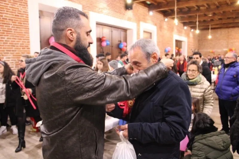 El Ayuntamiento de Paradinas y la organización de la Carrera del Roscón han vivido un emotivo acto de reconocimiento