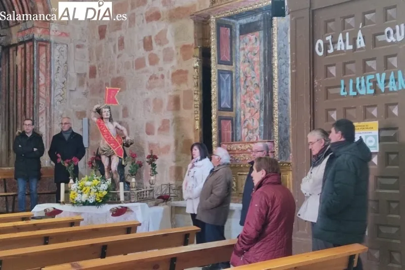 Los vecinos de Villoruela acompañaban a San Sebastian en su tradicional procesión
