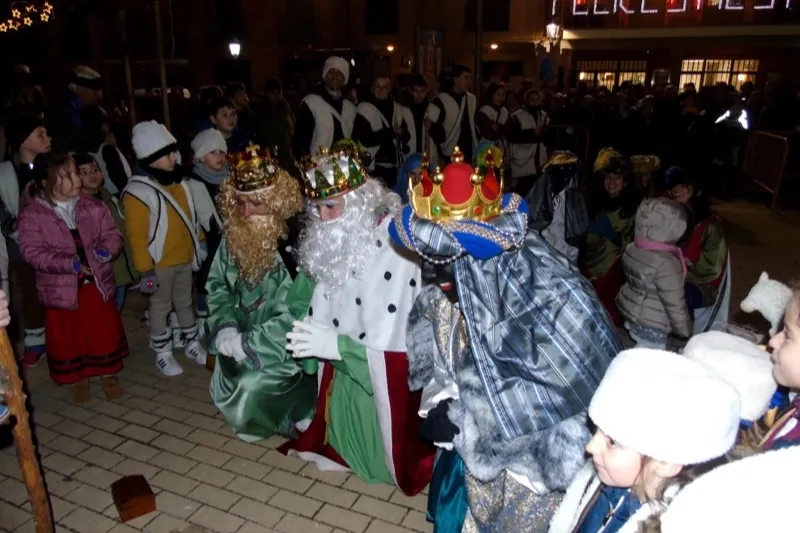 Macotera vive una intensa jornada festiva junto a los Reyes Magos