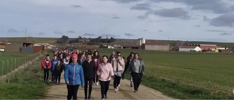 Foto 6 - Gran ambiente solidario durante la d&eacute;cima marcha-carrera solidaria de Macotera
