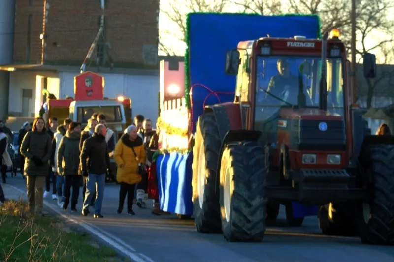 Macotera vive una intensa jornada festiva junto a los Reyes Magos