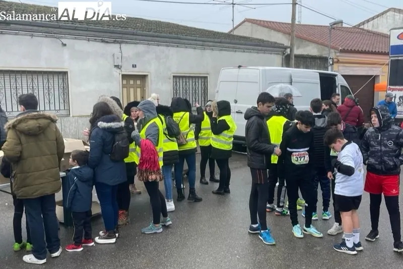 La X Carrera del Roscón de Paradinas tenía lugar este domingo