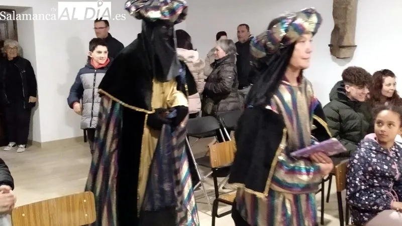 Los Reyes Magos entregaron regalos a los niños y a los Mayores