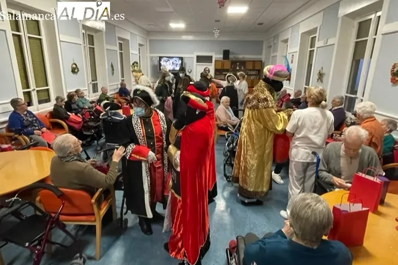 Los Reyes Magos han visitado la residencia Sagrado Corazón de Jesús