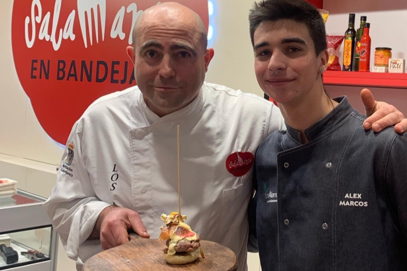 Helio Flores y Los Álamos Gastrolab han participado en Madrid Fusión con una original hamburguesa. Fotos Salamanca en Bandeja