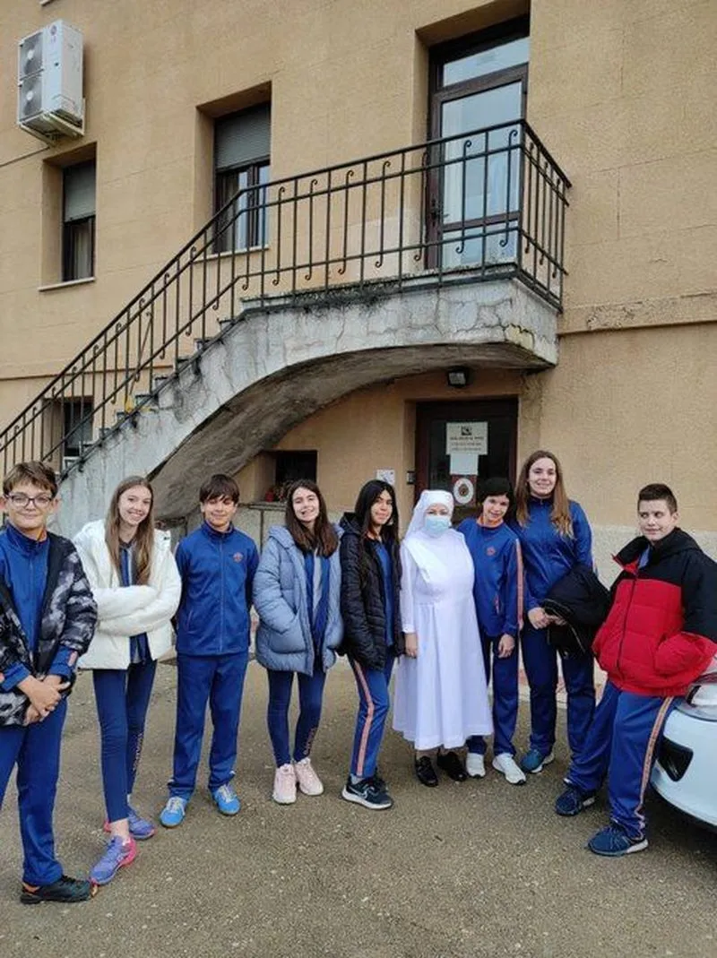Alumnos del colegio Calasanz durante la 'operación kilo'