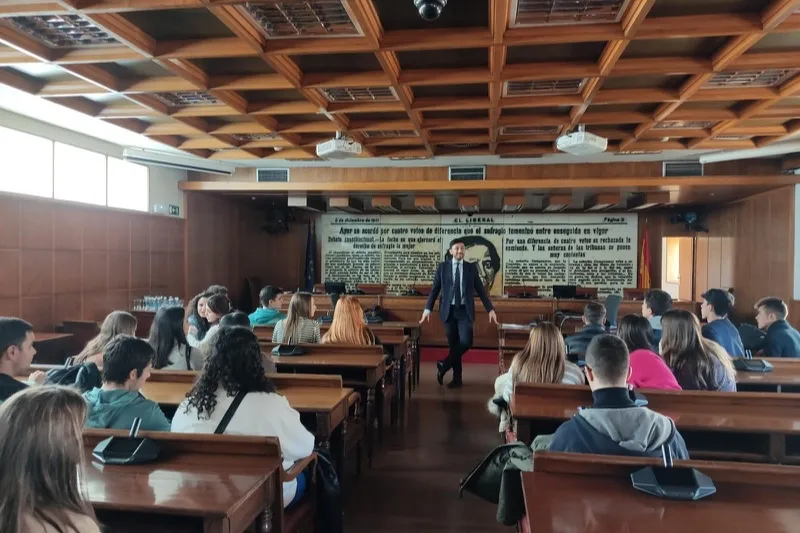 Alumnos del IES Germán Sánchez Ruíperez visitaban este martes el Senado