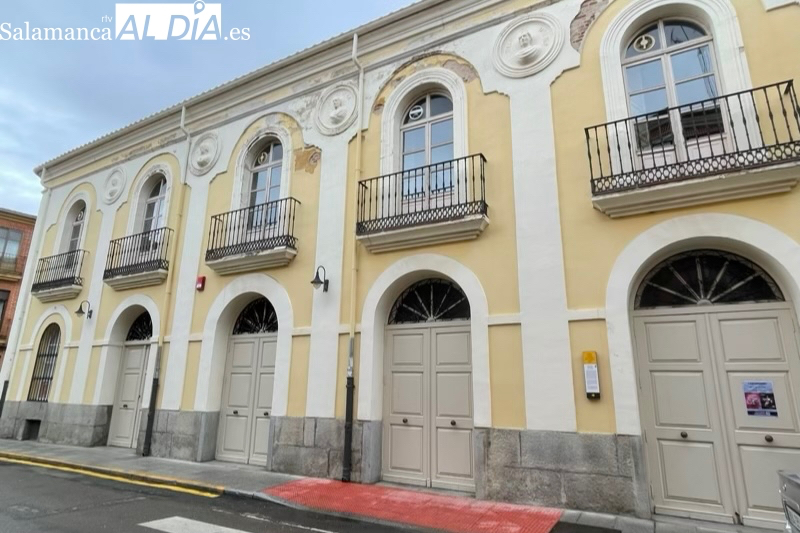 La restauración de la fachada del Teatro Calderón será una realidad en breve. Archivo