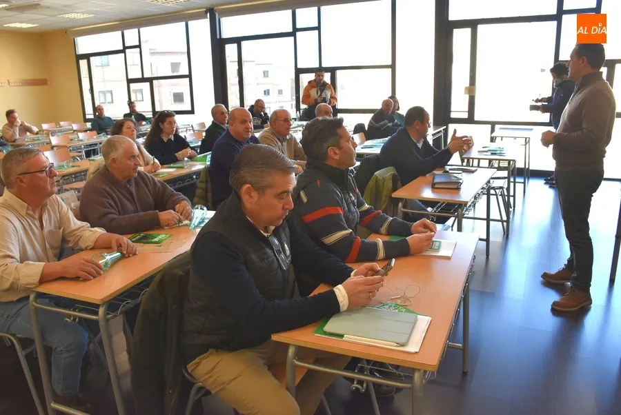 Foto 5 - Asaja imparte una sesi&oacute;n en Mir&oacute;briga envuelta en el clima de las Elecciones Agrarias