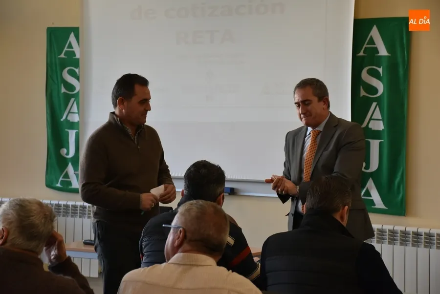 Foto 3 - Asaja imparte una sesi&oacute;n en Mir&oacute;briga envuelta en el clima de las Elecciones Agrarias