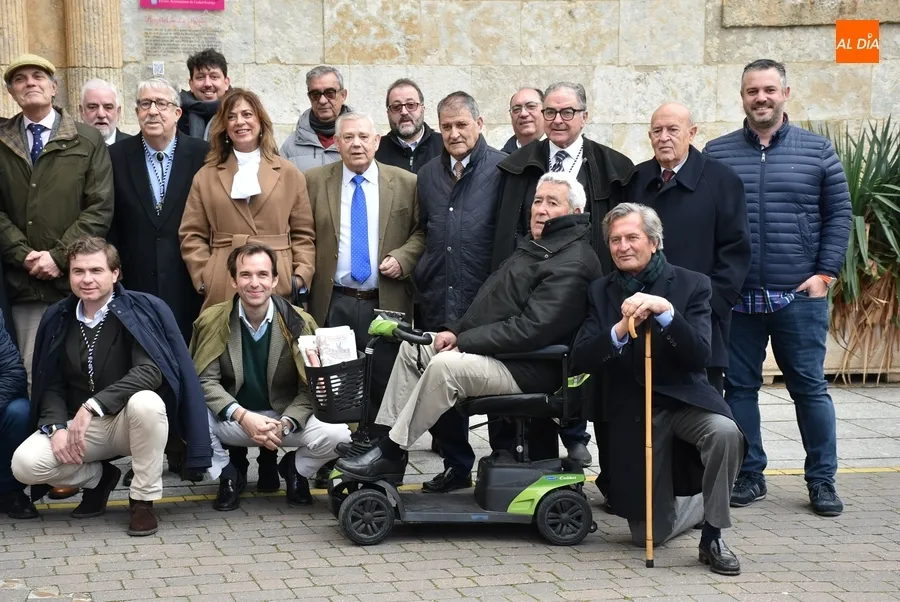 Foto 7 - La Pe&ntilde;a Gutenberg homenajea a Enrique Crespo en la recuperaci&oacute;n de sus reuniones anuales